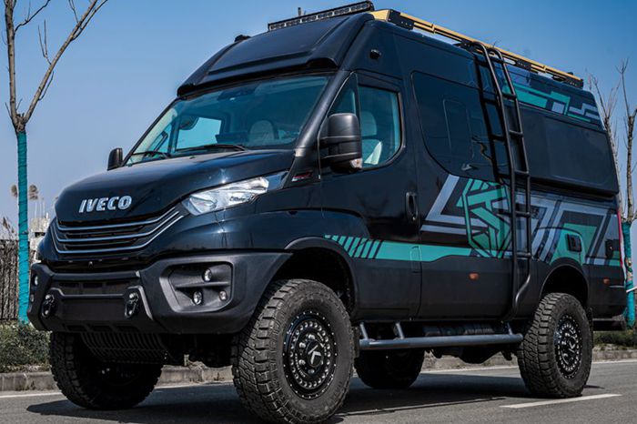 旅美意大利New daily 漫步系列B型越野房车（横床版）